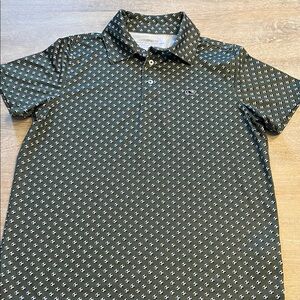 Vineyard vines boys medium 12/14 performance polo soccer balls EUC